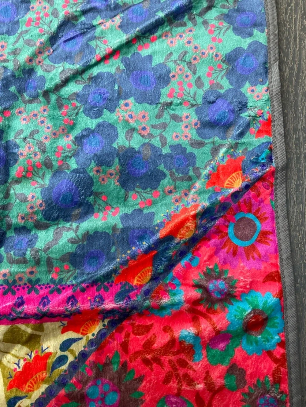 Natural Life Water Resistant Picnic Blanket 57”x72”Patchwork Floral w/Gray edge